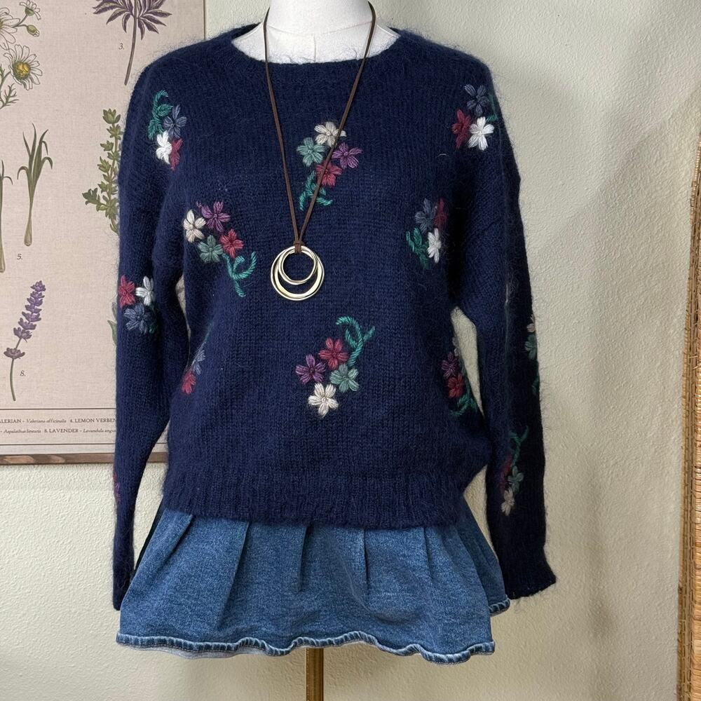 Vintage 90s Y2k Navy Mohair Floral Embroidered Sweater Grandma Cottage Prairie M - Picture 2 of 7
